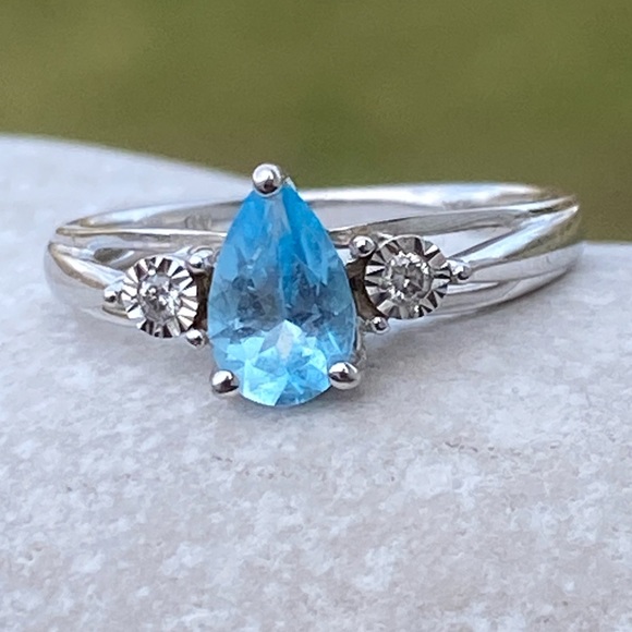 Genuine Blue Topaz Ring 10k white gold with Diamond accent teardrop stamped - Picture 9 of 16